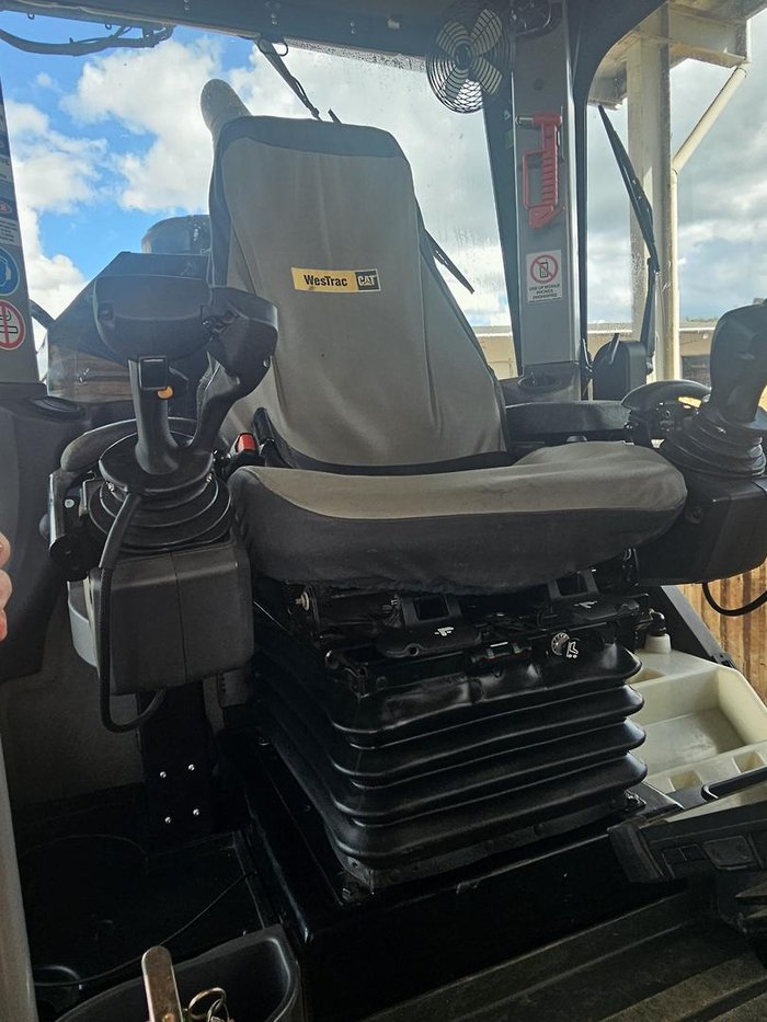 2023 CAT 150 Awd - Mastless Gps