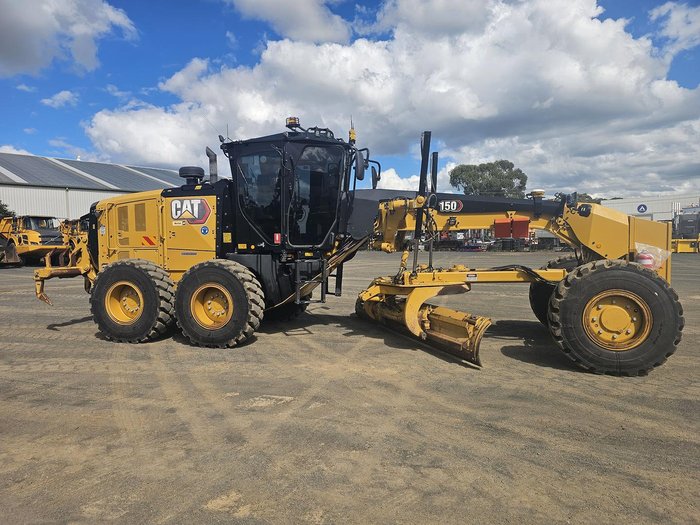 2023 CAT 150 Awd - Mastless Gps