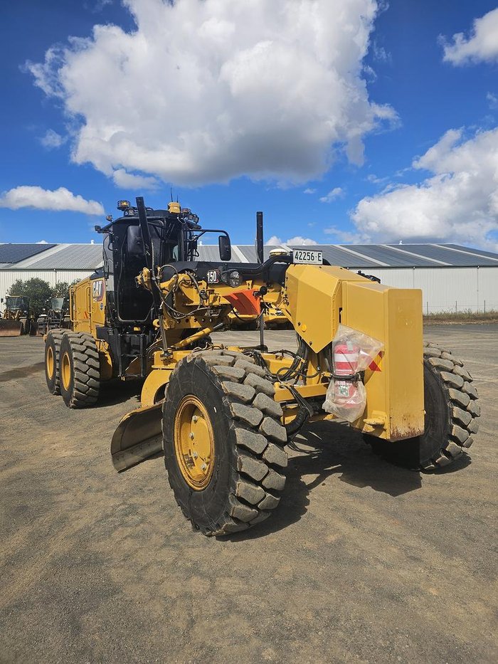 2023 CAT 150 Awd - Mastless Gps