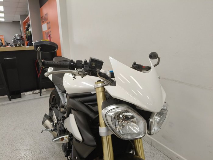 2016 Triumph STREET TRIPLE White