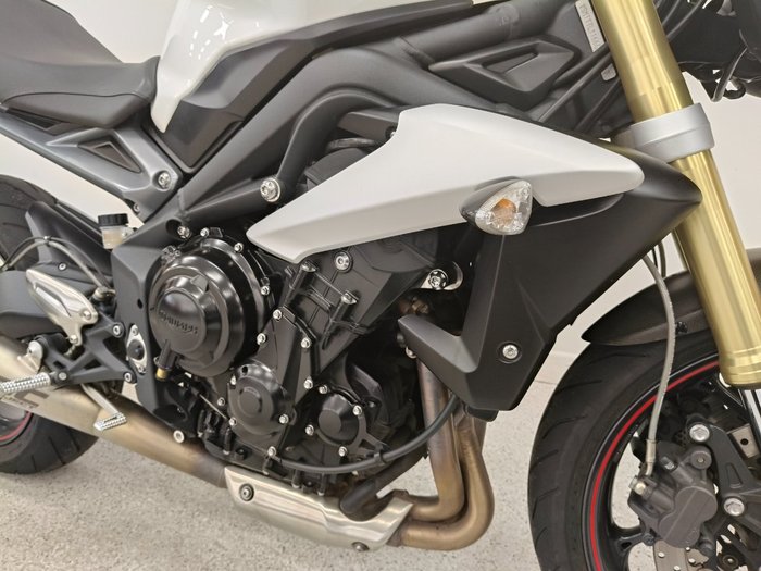 2016 Triumph STREET TRIPLE White