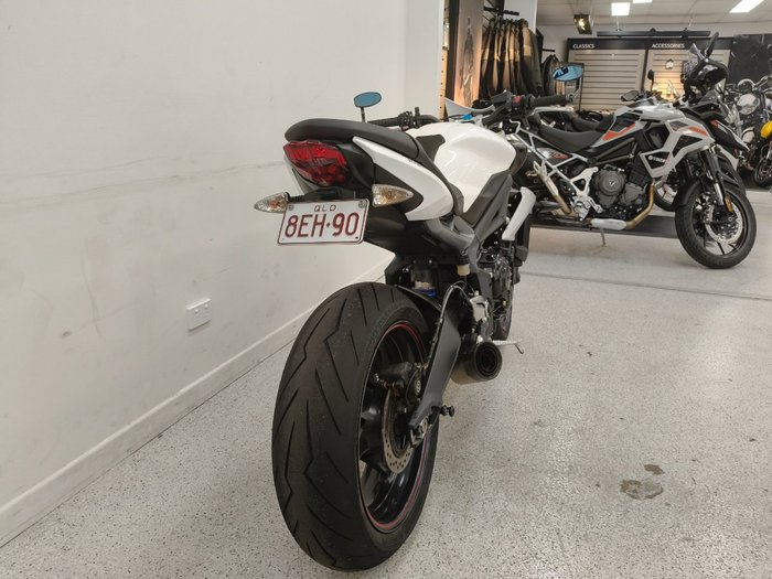 2016 Triumph STREET TRIPLE White