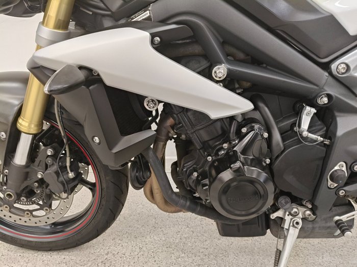 2016 Triumph STREET TRIPLE White