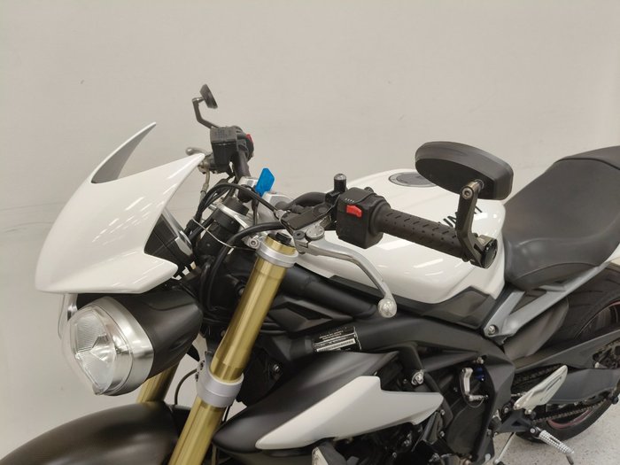 2016 Triumph STREET TRIPLE White
