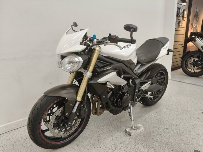 2016 Triumph STREET TRIPLE White