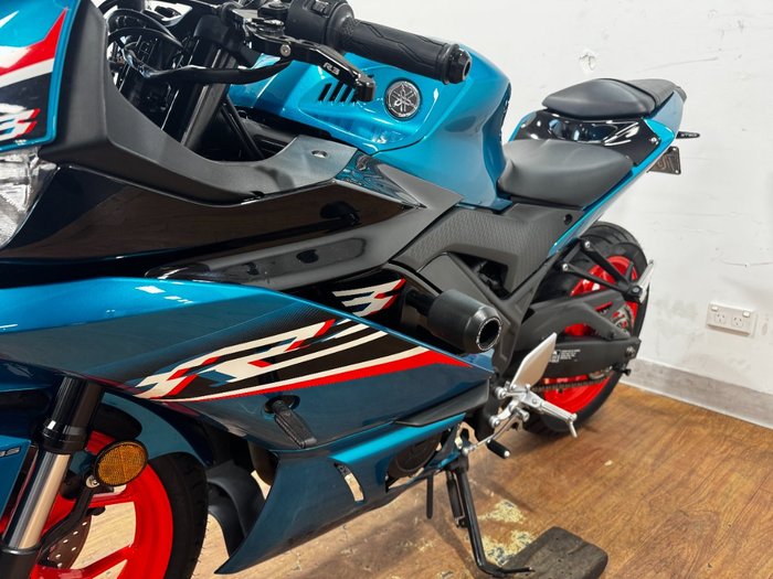 2021 Yamaha YZF-R3 BLUE