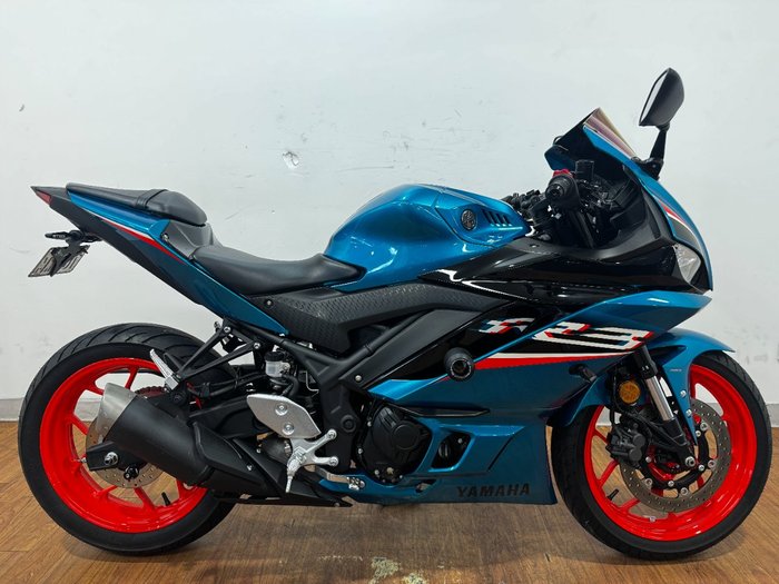 2021 Yamaha YZF-R3 BLUE