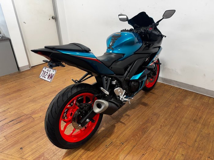 2021 Yamaha YZF-R3 BLUE