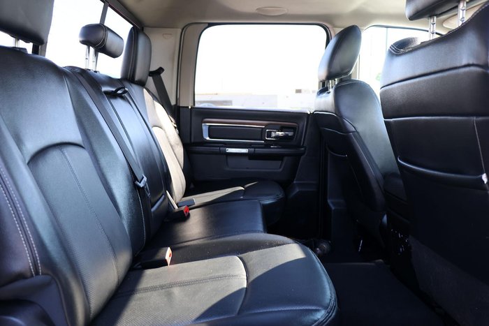 2020 RAM 1500 Laramie DS MY19 4X4 Dual Range Bright White