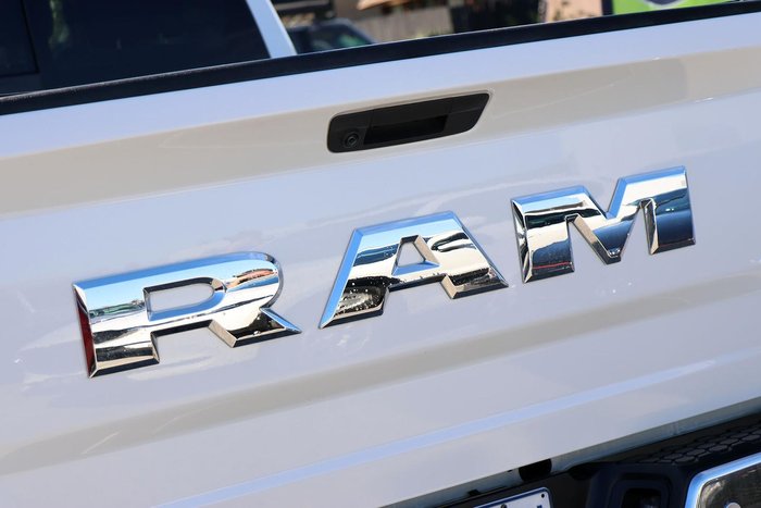 2020 RAM 1500 Laramie DS MY19 4X4 Dual Range Bright White