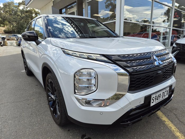 2024 Mitsubishi Outlander Black Edition