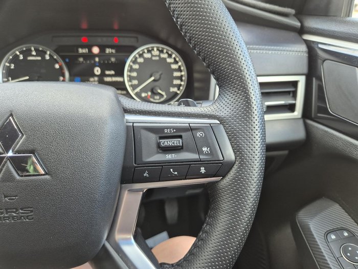 2024 Mitsubishi Outlander Black Edition