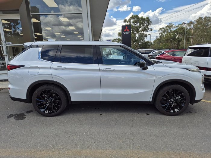 2024 Mitsubishi Outlander Black Edition