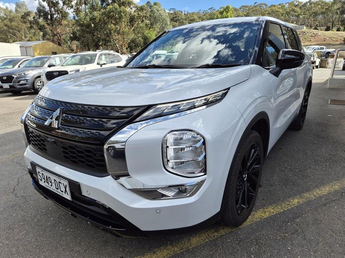 2024 Mitsubishi Outlander Black Edition