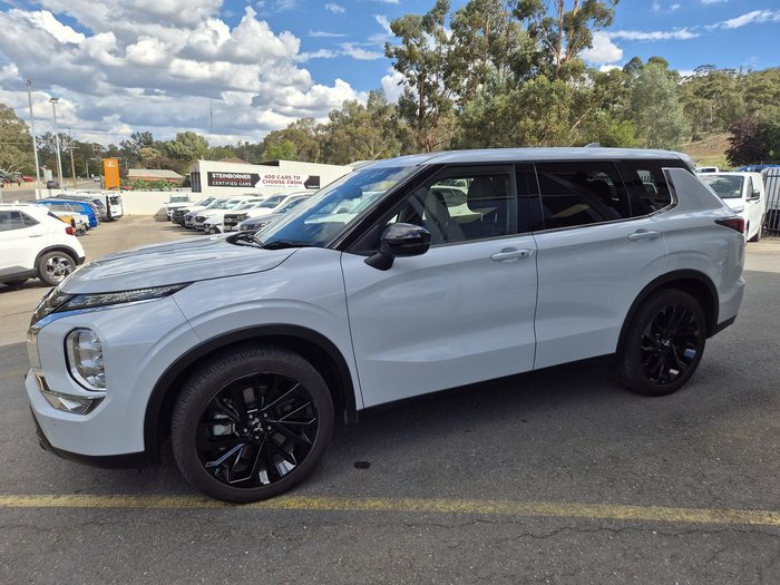 2024 Mitsubishi Outlander Black Edition
