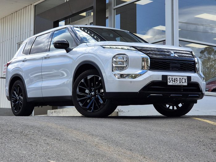2024 Mitsubishi Outlander Black Edition