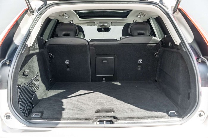 2023 Volvo XC60 Ultimate B5 Bright