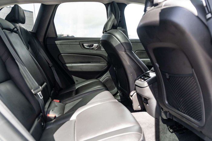 2023 Volvo XC60 Ultimate B5 Bright