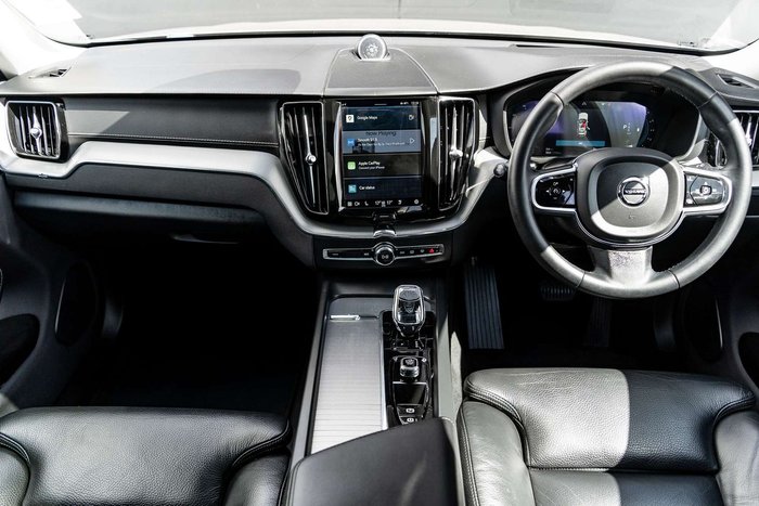 2023 Volvo XC60 Ultimate B5 Bright