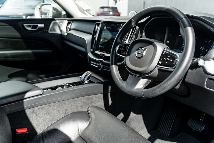 2023 Volvo XC60 Ultimate B5 Bright