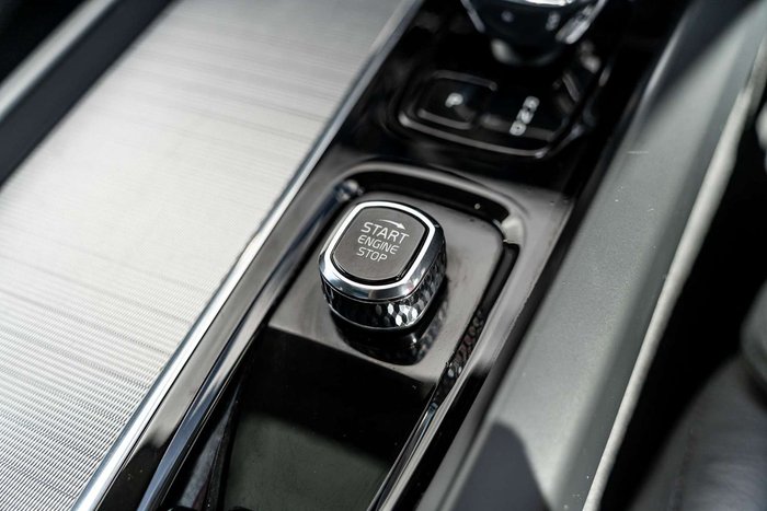 2023 Volvo XC60 Ultimate B5 Bright
