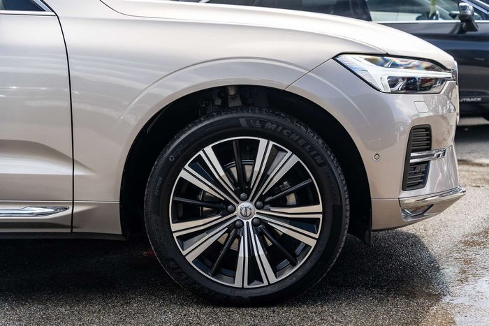 2023 Volvo XC60 Ultimate B5 Bright