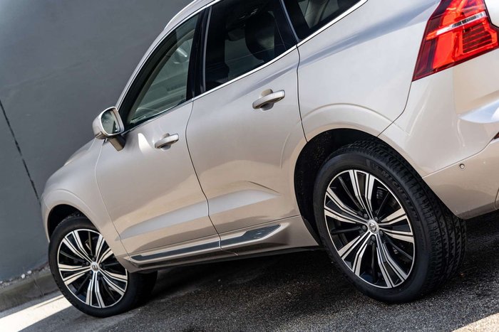 2023 Volvo XC60 Ultimate B5 Bright