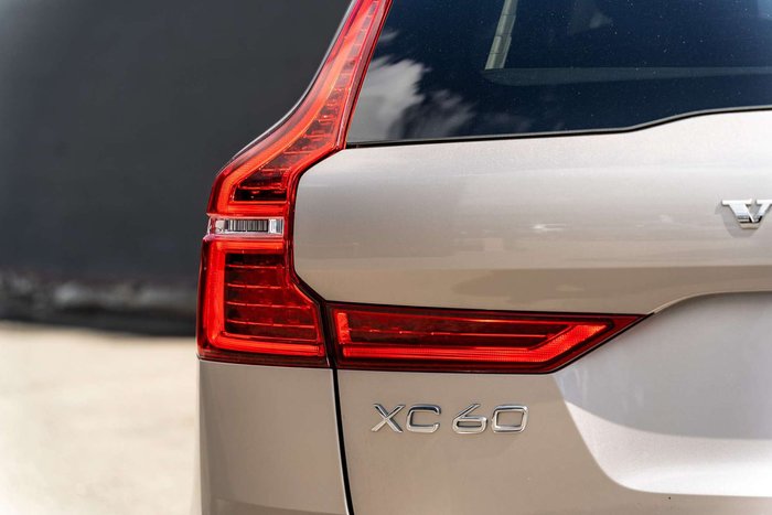 2023 Volvo XC60 Ultimate B5 Bright