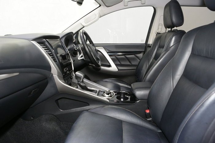 2016 Mitsubishi Pajero Sport Exceed