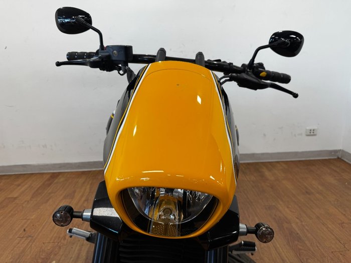 2014 Suzuki VZR 1800 BOULEVARD (M109R) SE YELLOW