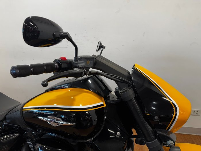 2014 Suzuki VZR 1800 BOULEVARD (M109R) SE YELLOW