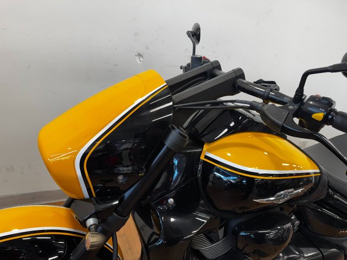 2014 Suzuki VZR 1800 BOULEVARD (M109R) SE YELLOW