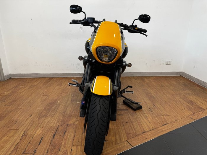 2014 Suzuki VZR 1800 BOULEVARD (M109R) SE YELLOW