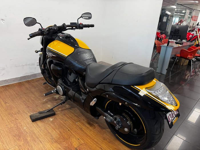 2014 Suzuki VZR 1800 BOULEVARD (M109R) SE YELLOW
