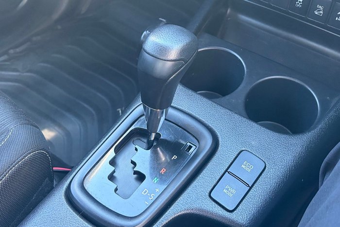 2020 Toyota Hilux SR