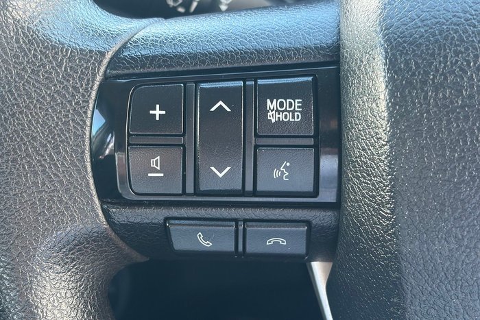 2020 Toyota Hilux SR