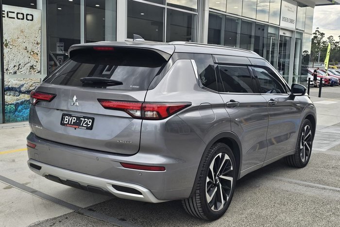 2022 Mitsubishi Outlander Exceed