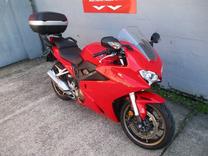 2017 Honda VFR800F ABS RED