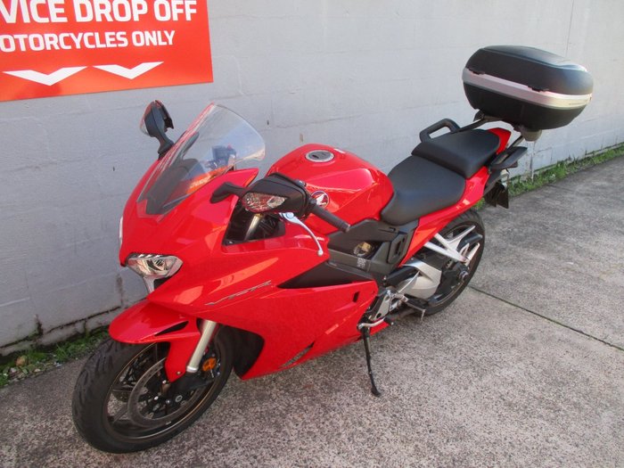 2017 Honda VFR800F ABS RED