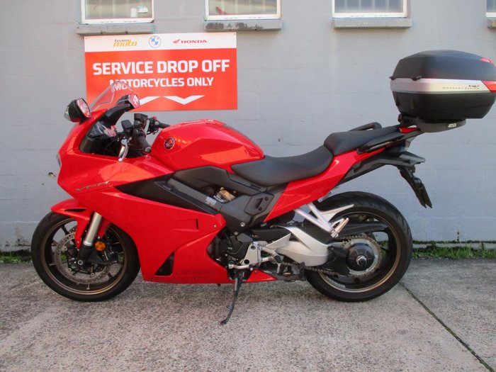 2017 Honda VFR800F ABS RED