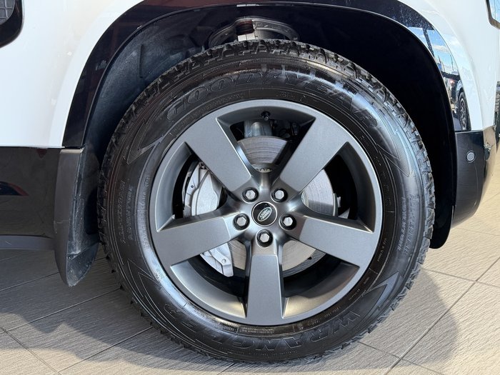 2025 Land Rover Defender 110 D350 X-Dynamic SE