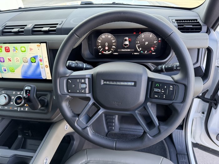 2025 Land Rover Defender 110 D350 X-Dynamic SE