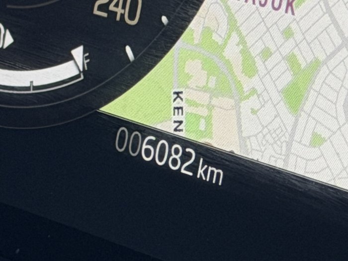 2025 Land Rover Defender 110 D350 X-Dynamic SE