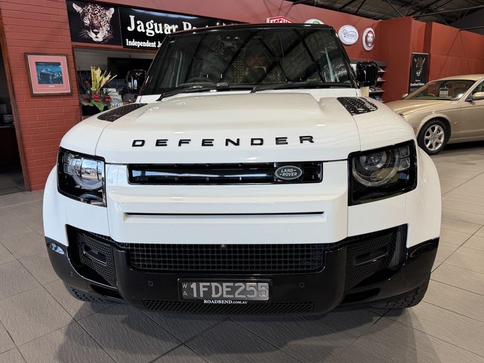 2025 Land Rover Defender 110 D350 X-Dynamic SE