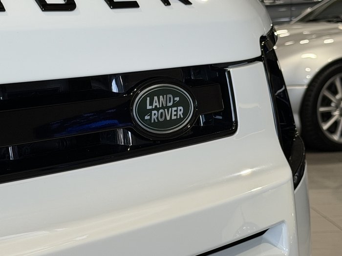 2025 Land Rover Defender 110 D350 X-Dynamic SE