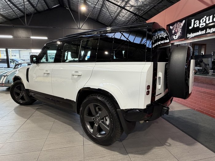2025 Land Rover Defender 110 D350 X-Dynamic SE