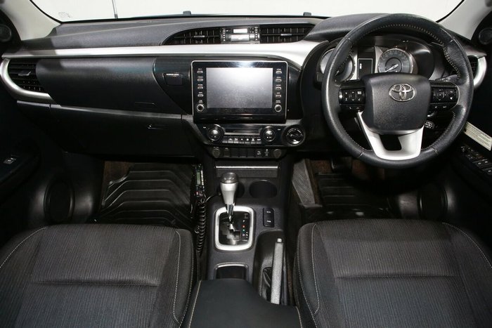 2021 Toyota Hilux SR5