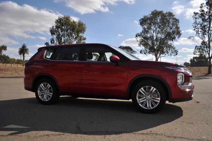 2021 Mitsubishi Outlander ES