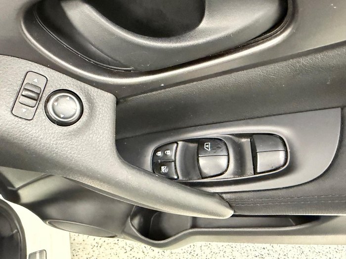 2017 Nissan QASHQAI ST J11 Series 2 Ivory Pearl