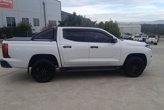 2022 Mitsubishi Triton GSR (4x4)